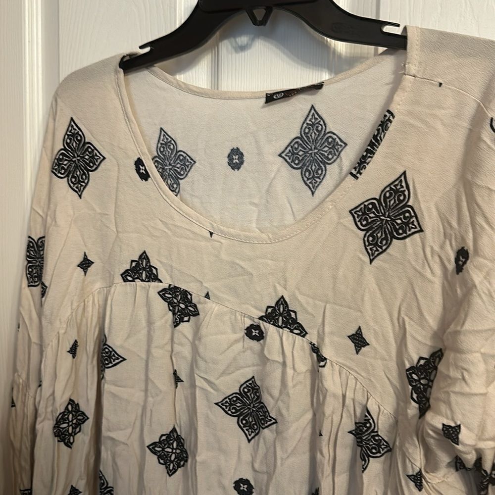 Easy To Love Beige Mandala BabyDoll Top 2Xlarge NWT - Picture 3 of 8